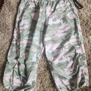 Dtox Women's Camouflage Joggers - Green and Pink